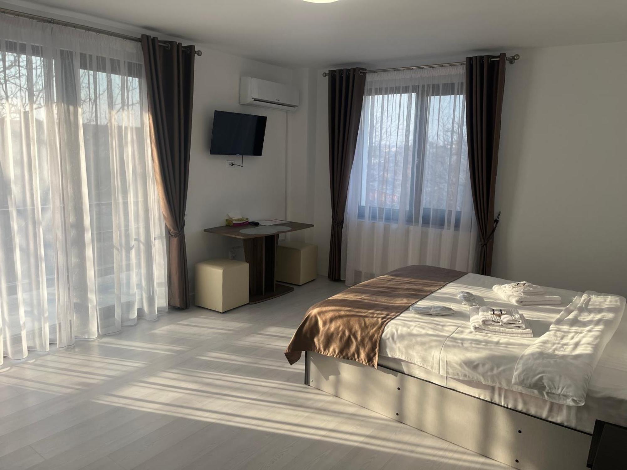 Hotel Palas Grand View ヤシ エクステリア 写真