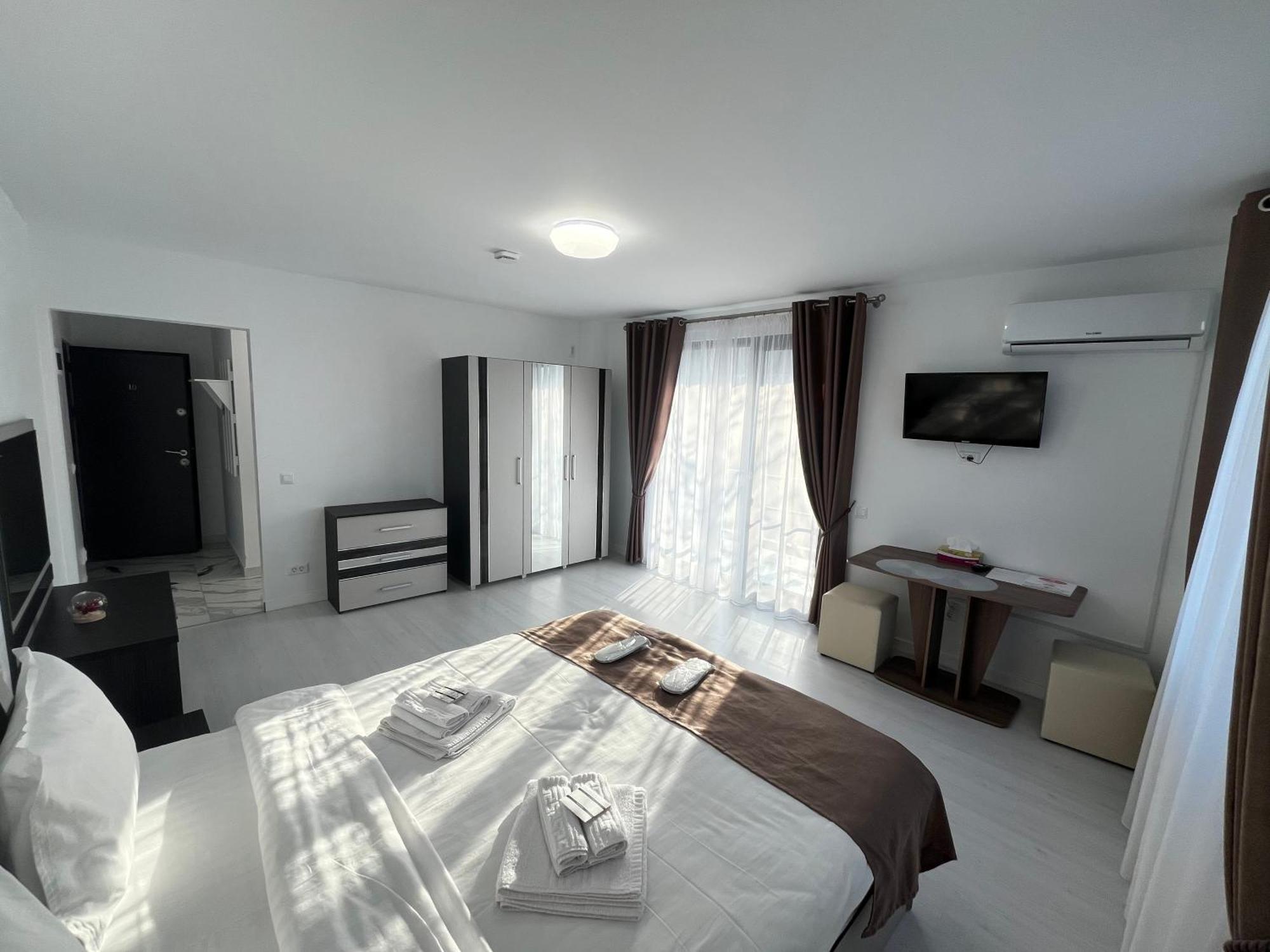 Hotel Palas Grand View ヤシ エクステリア 写真