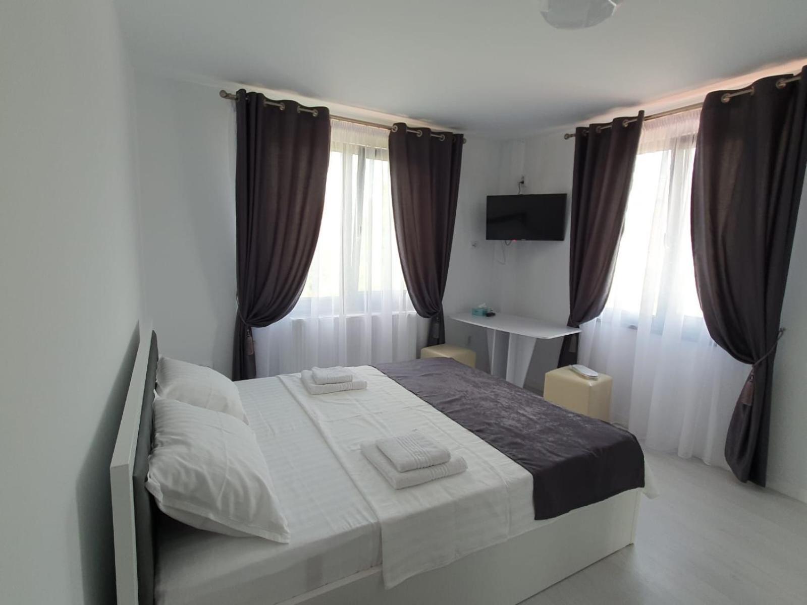 Hotel Palas Grand View ヤシ エクステリア 写真